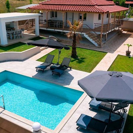 Villa Liana , Private Villa With Pool And Garden Vergia Luaran gambar