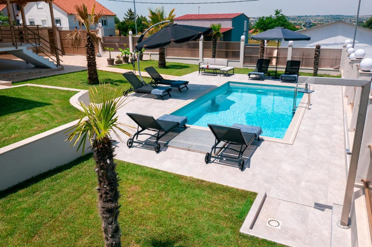 Villa Liana , Private Villa With Pool And Garden Vergia Luaran gambar