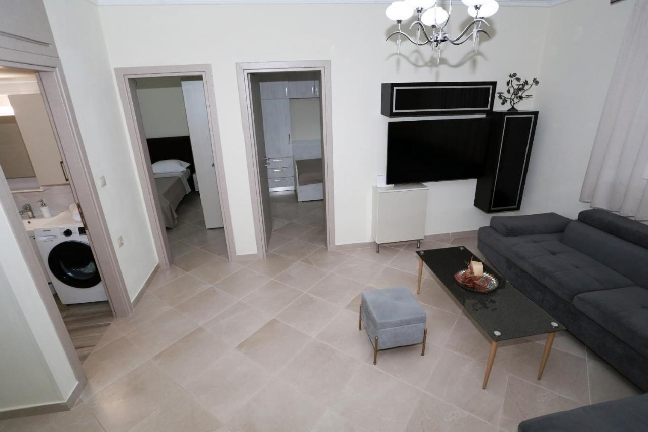 Villa Liana , Private Villa With Pool And Garden Vergia Luaran gambar