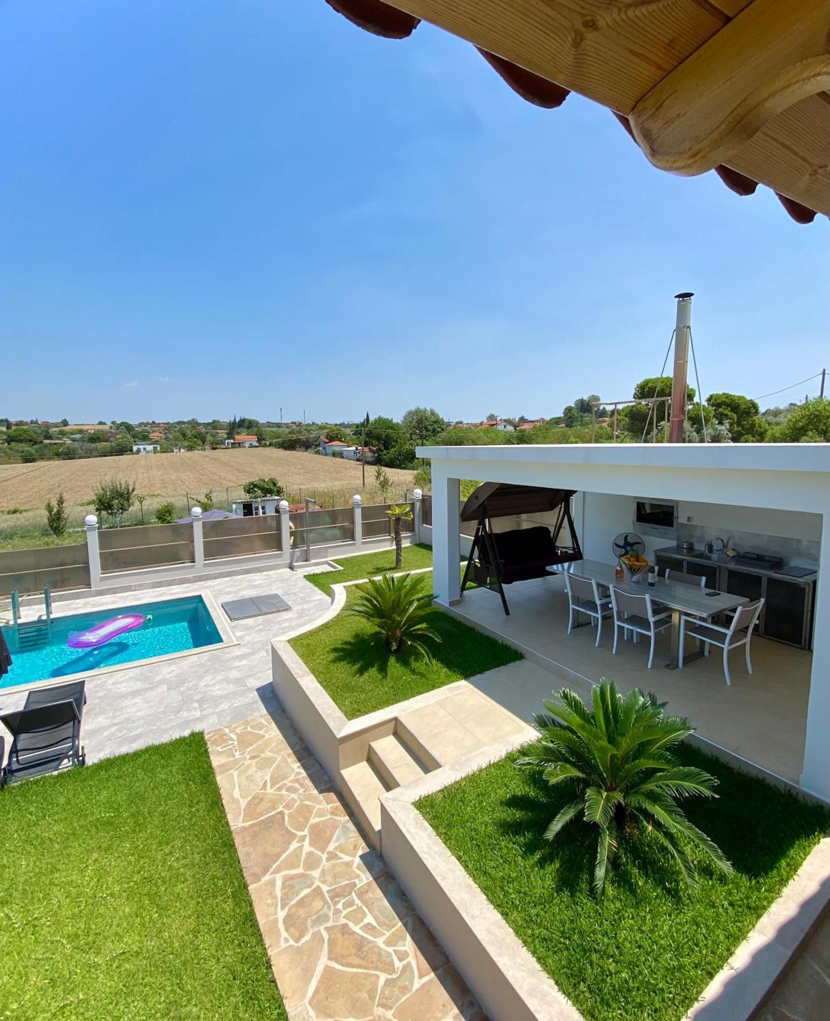 Villa Liana , Private Villa With Pool And Garden Vergia Luaran gambar