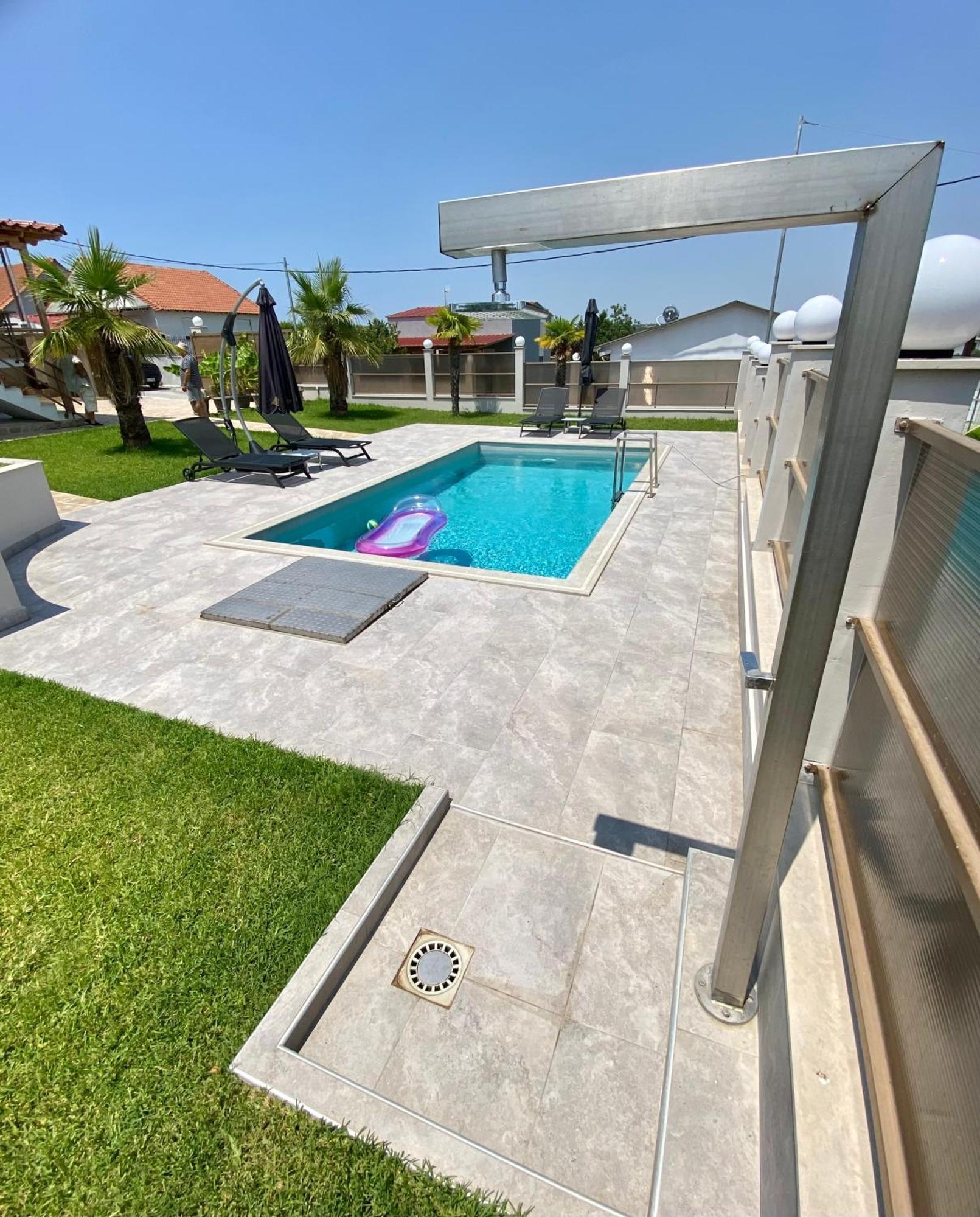 Villa Liana , Private Villa With Pool And Garden Vergia Luaran gambar